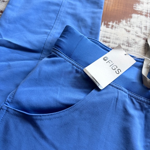 NWT Figs Nursing Kade Cargo Scrub Pants in Ceil Blue Size XS Medical - Picture 11 of 12